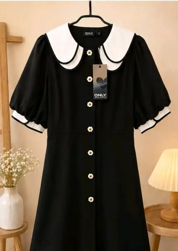 Vestido de mezclilla negro con botones - 2