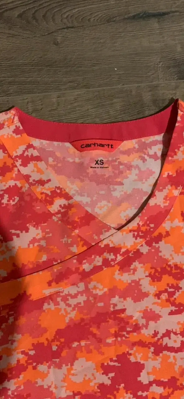 Blusa médica estampado camuflaje naranja - 2