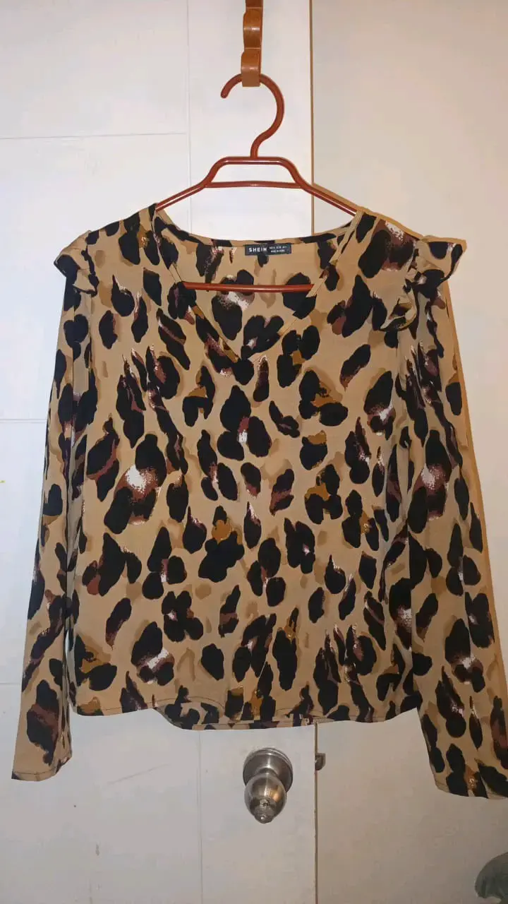 Blusa estampado animal print Shein