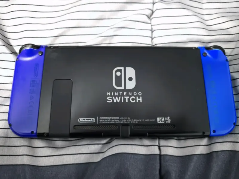 Nintendo Switch V2 - 4