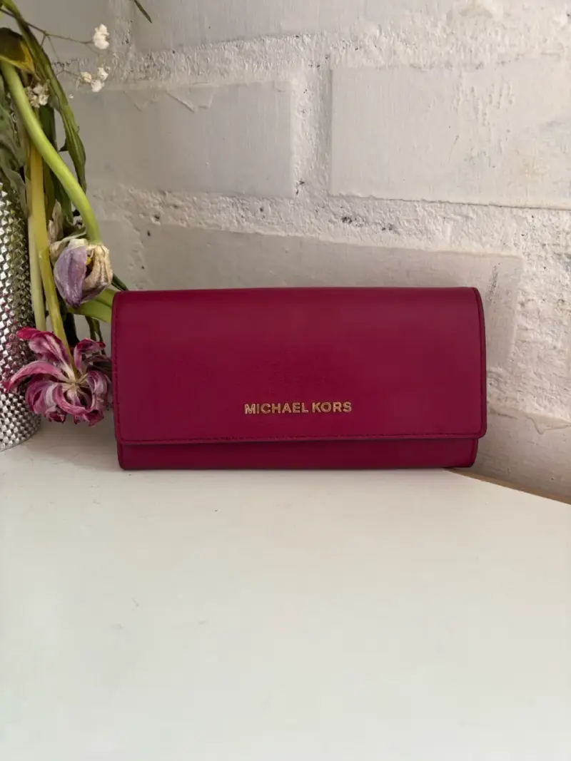 Cartera Michael Kors fucsia elegante - 1