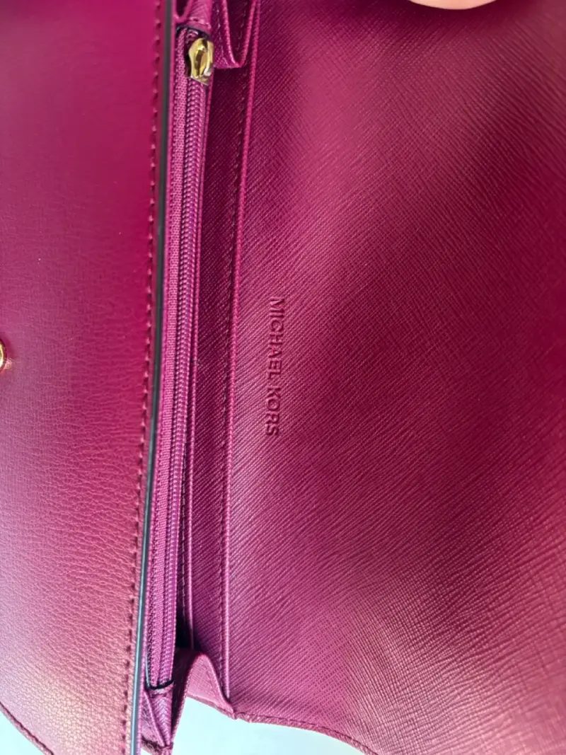Cartera Michael Kors fucsia elegante - 3