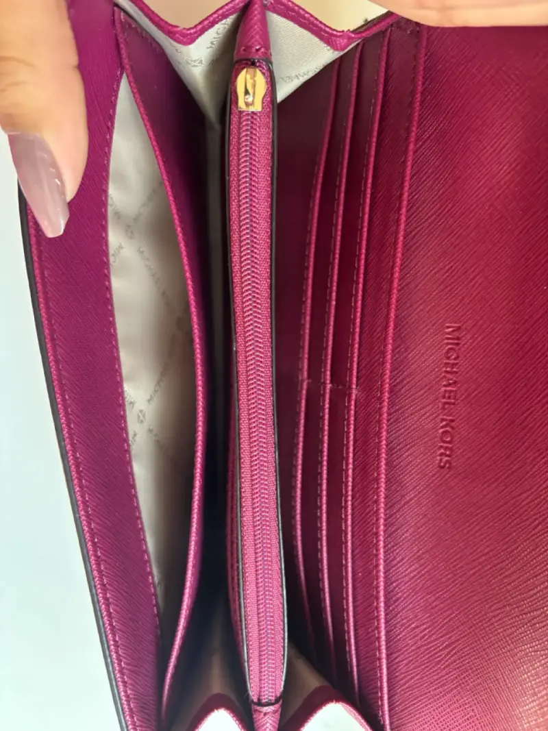 Cartera Michael Kors fucsia elegante - 4
