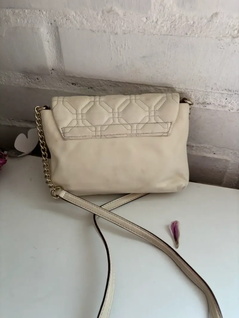 Cartera Kate Spade beige acolchada - 2