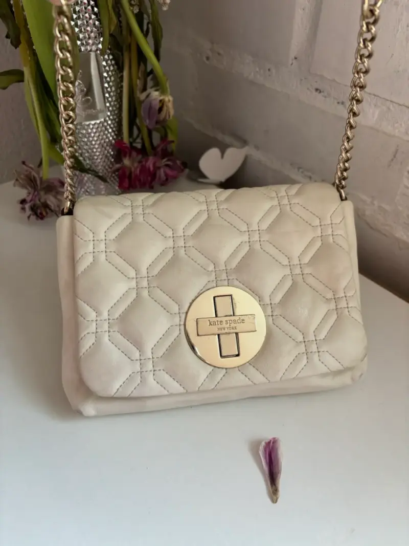 Cartera Kate Spade beige acolchada - 3