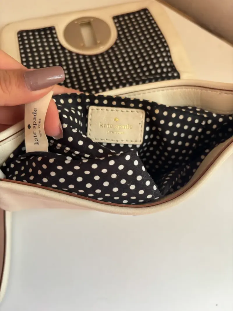 Cartera Kate Spade beige acolchada - 6