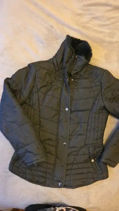 Parka negra para mujer - miniatura 1