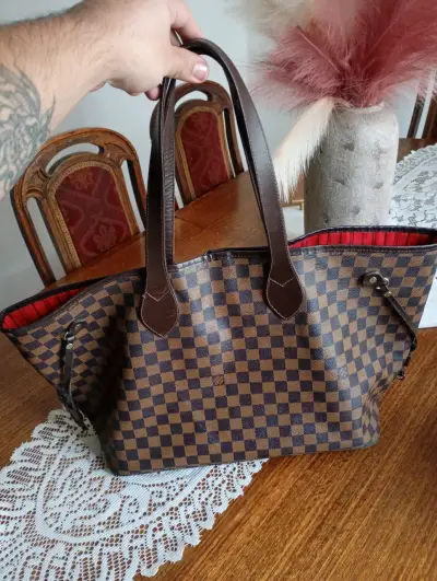 Bolso de mano a cuadros marrón elegante - miniatura 1