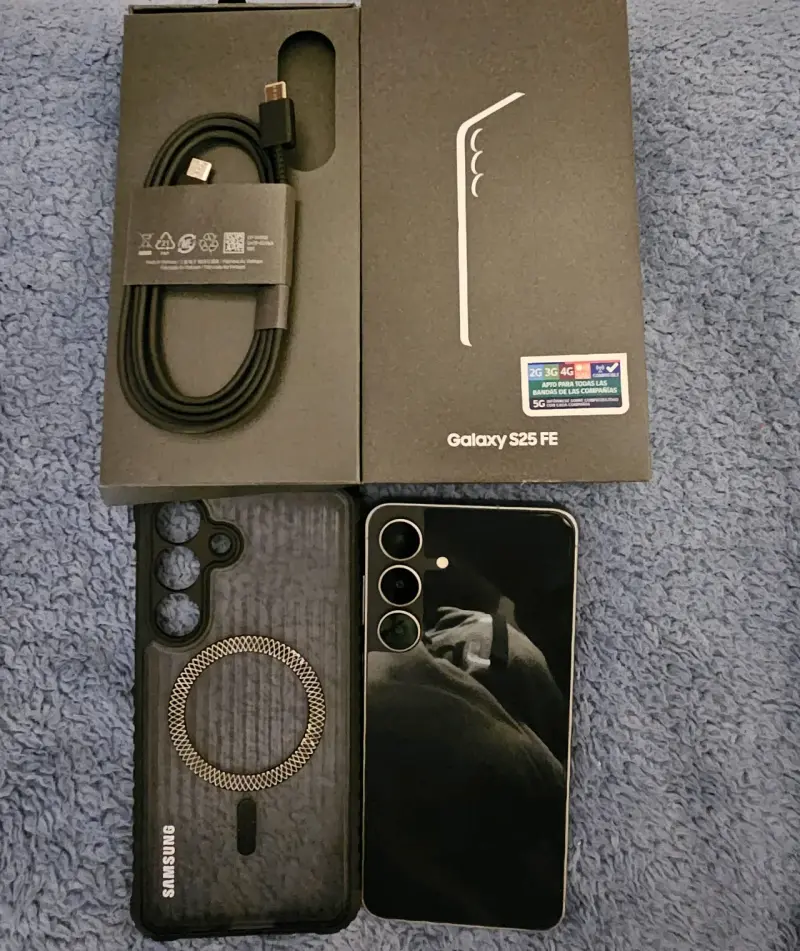 Samsung Galaxy S25 FE con caja y accesorios - 2