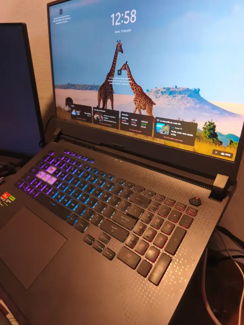 Laptop gaming con teclado retroiluminado - 4