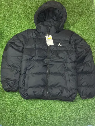 Chaqueta acolchada negra con capucha Jordan - miniatura 1
