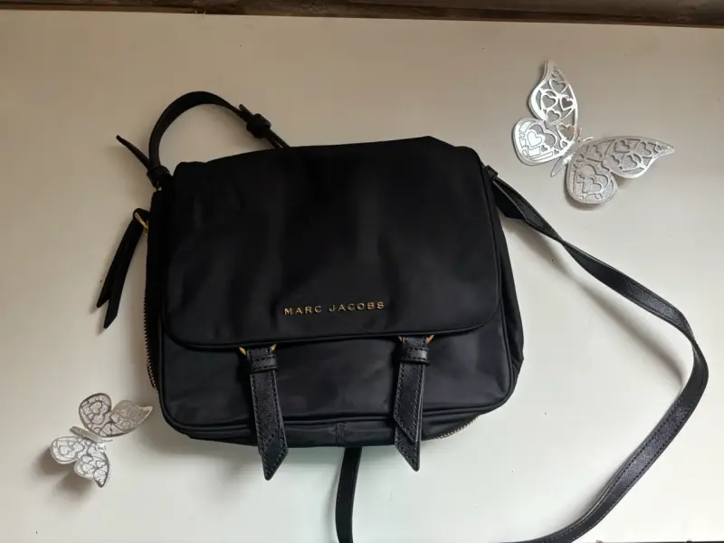 Bolso negro Marc Jacobs de diseño elegante - 1
