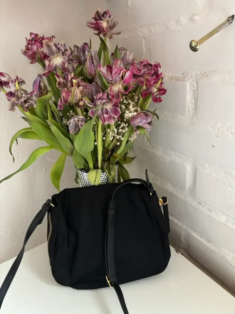 Bolso negro Marc Jacobs de diseño elegante - 4
