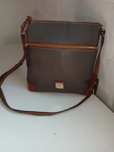 Cartera cruzada Dooney & Bourke gris - miniatura 3