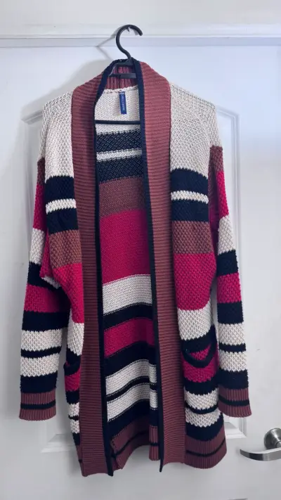 Poncho de lana multicolor tejido a mano - miniatura 2