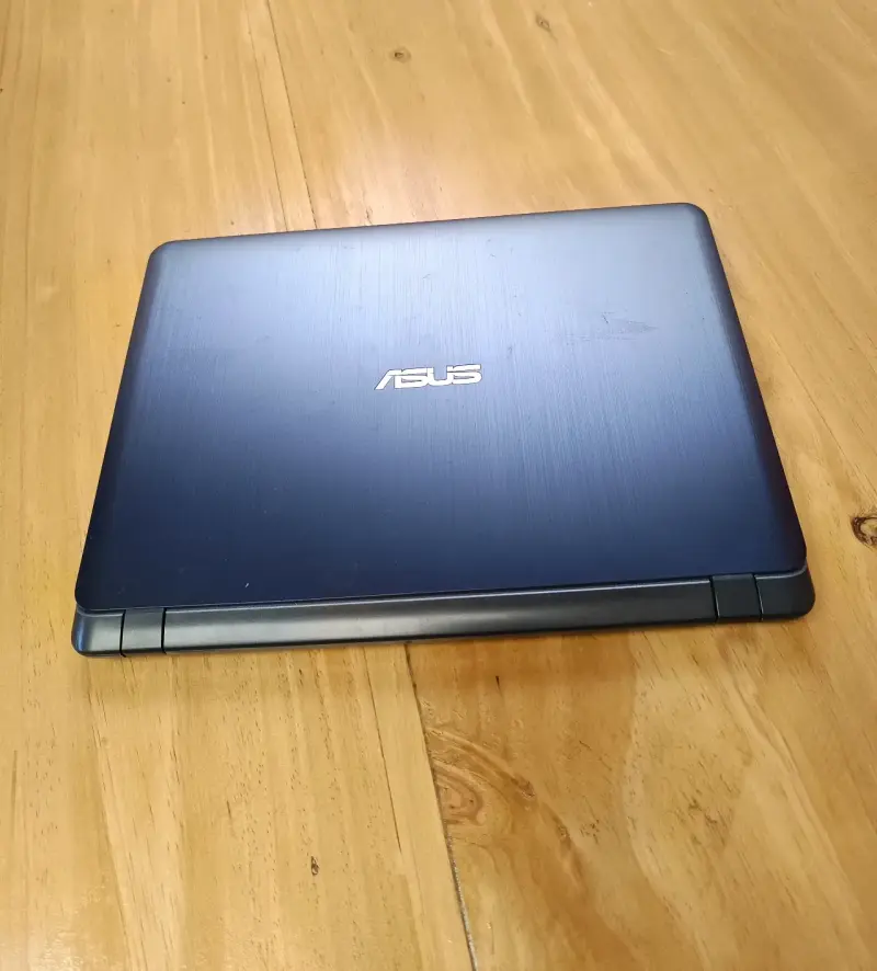 Notebook ASUS - 1