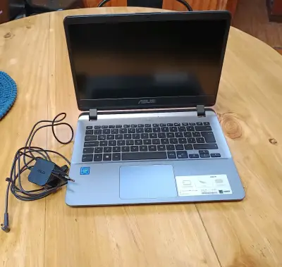 Notebook ASUS - miniatura 2