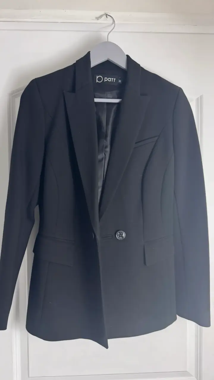 Blazer negro elegante marca Patt