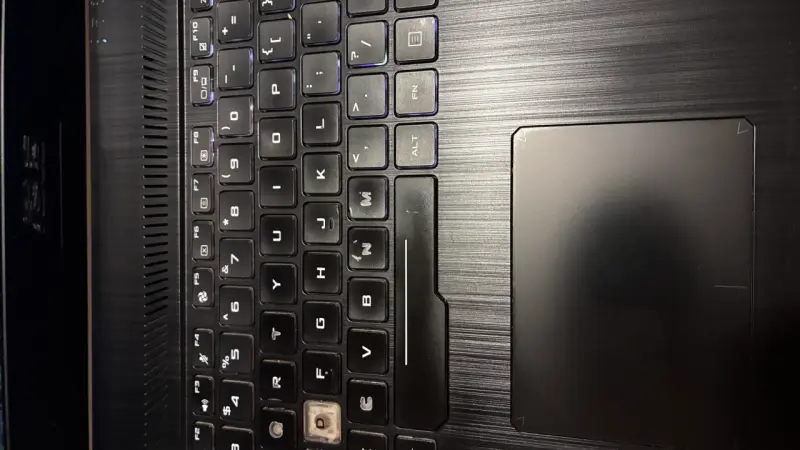 Laptop ASUS negra en buen estado - 3