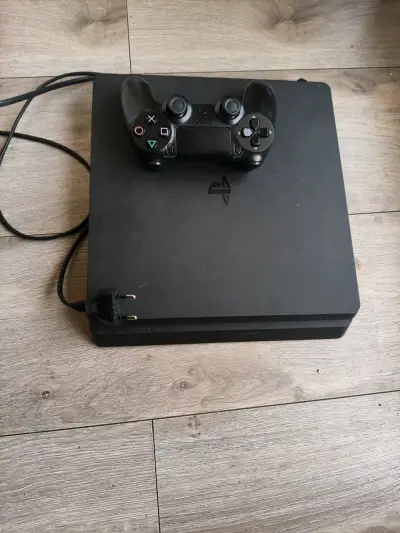 Consola Ps4 1TB con control - miniatura 1
