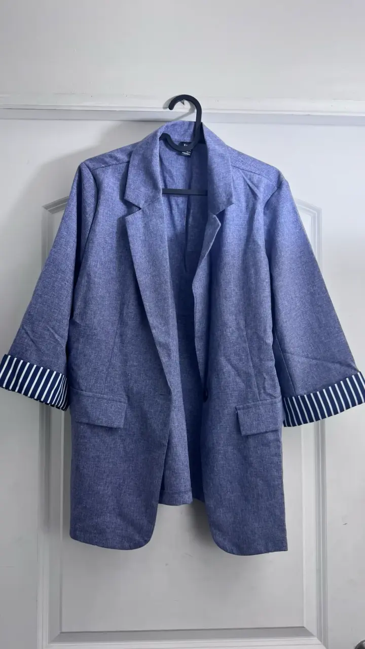 Blazer azul de mujer con mangas 3/4