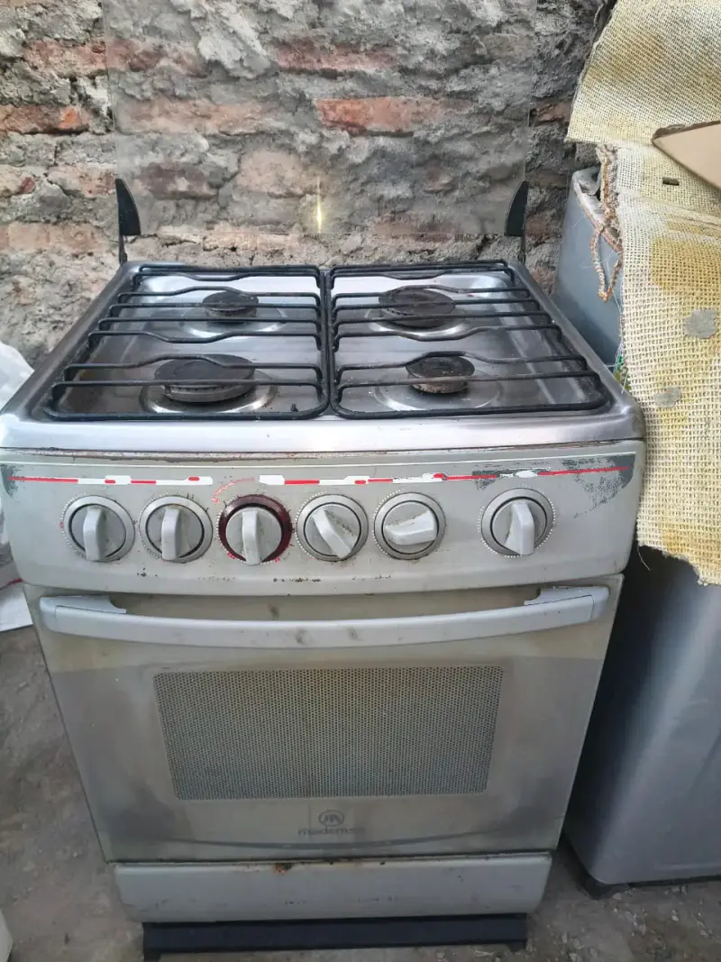 Cocina a gas Mademsa de 4 quemadores