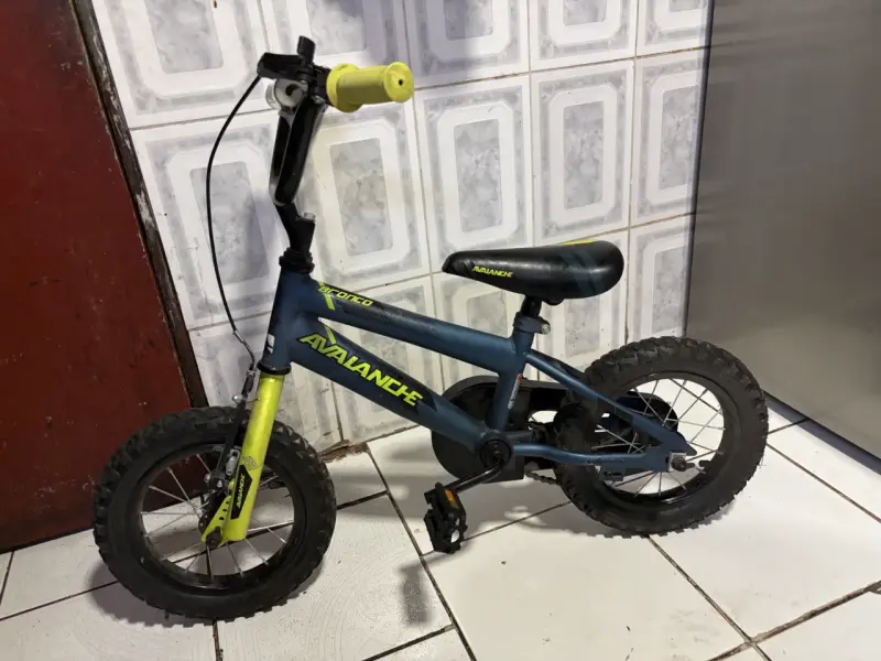Bicicleta infantil Avalanche Bronco azul y amarilla - 3