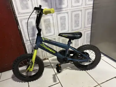 Bicicleta infantil Avalanche Bronco azul y amarilla - miniatura 3