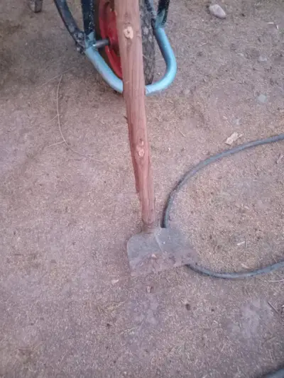 Carretilla de metal con rueda neumática - miniatura 2