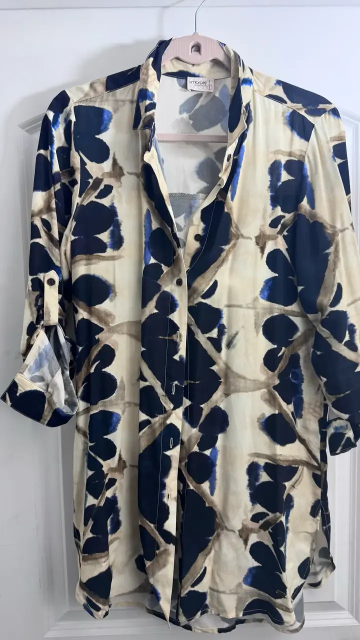 Blusa estampada Umbrale Elements azul y beige