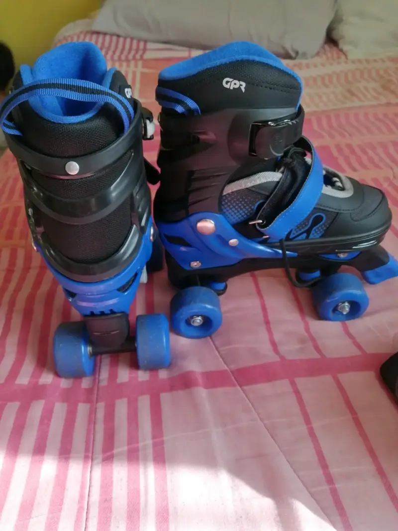 Patines de cuatro ruedas GPR azul y negro - 1