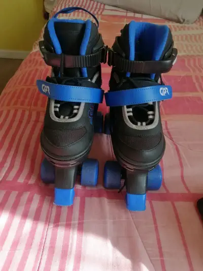 Patines de cuatro ruedas GPR azul y negro - miniatura 2
