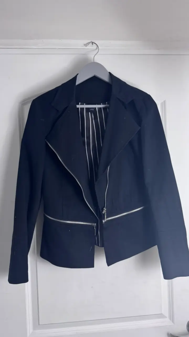 Chaqueta negra con cierre metálico Mossimo