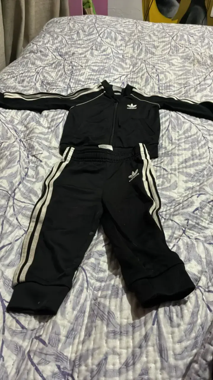 Conjunto deportivo infantil Adidas negro