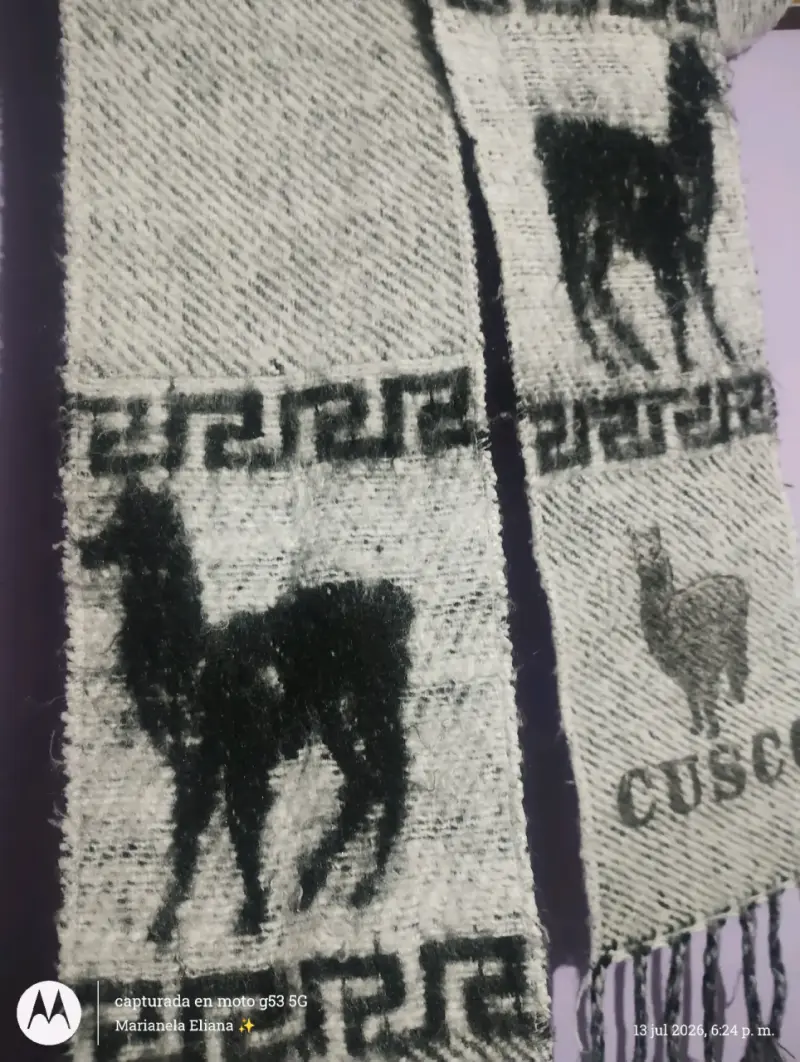Bufanda de lana con diseño de llamas Cusco - 2
