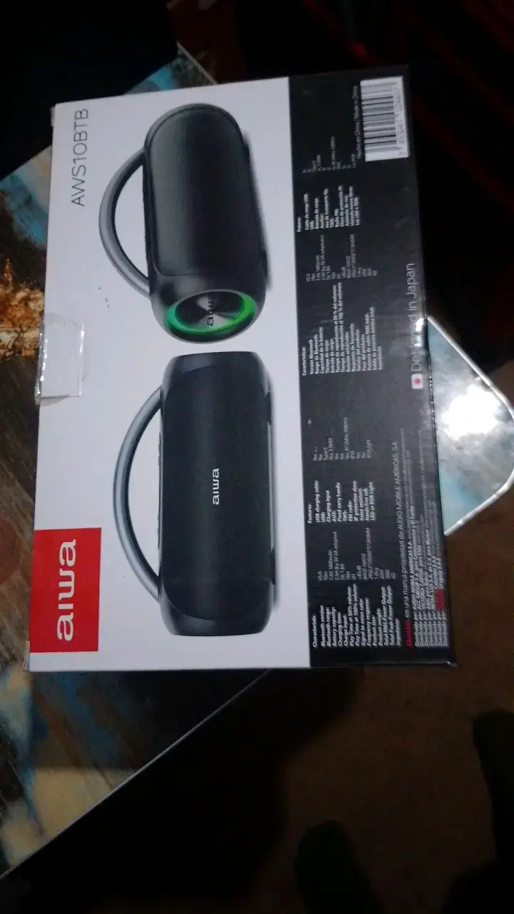 Parlante portátil Aiwa negro con asa - 4