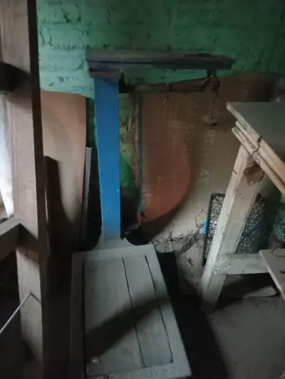 Báscula industrial antigua de metal - miniatura 1
