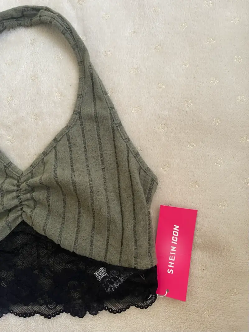 Top corto Shein con encaje - 2