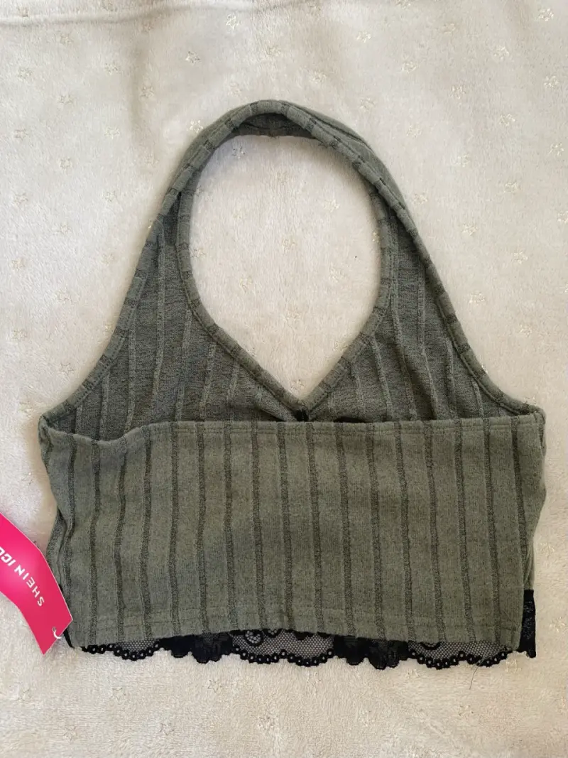 Top corto Shein con encaje - 3