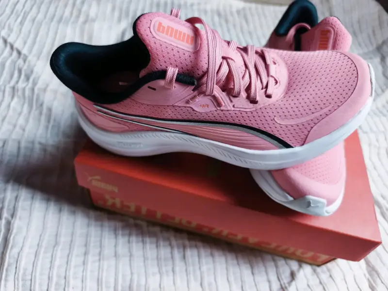 Zapatillas deportivas rosas Puma para mujer - 1