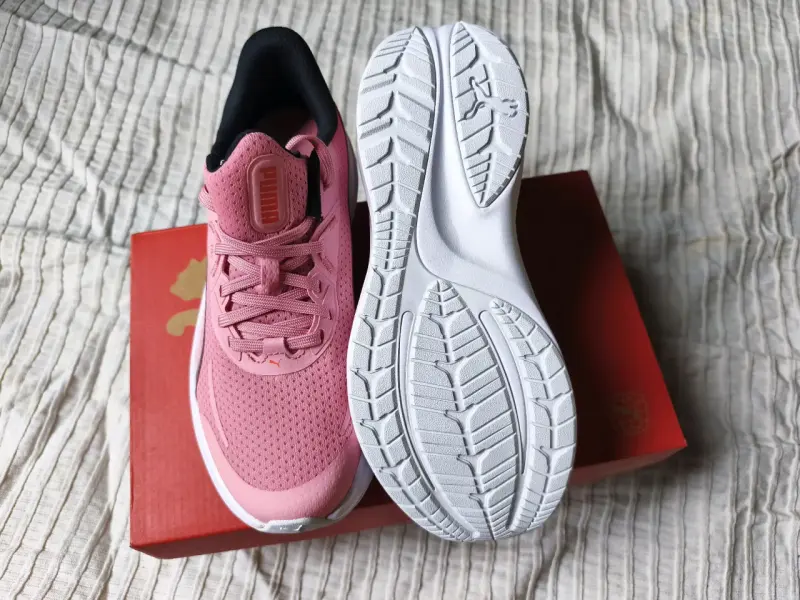 Zapatillas deportivas rosas Puma para mujer - 5