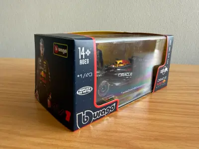 Auto f1 Red Bull Max Verstappen RB20 1:43 - miniatura 3