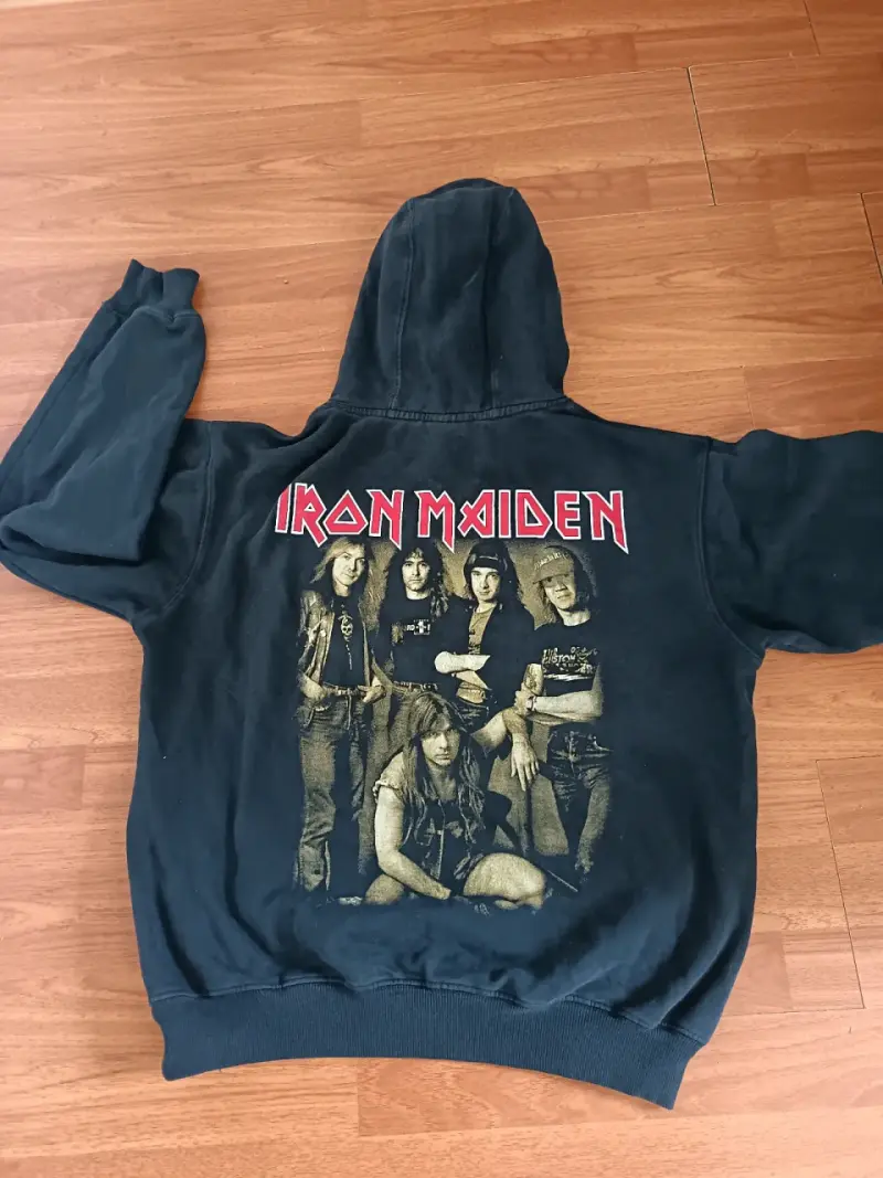 Polerón Iron Maiden con capucha negro - 2