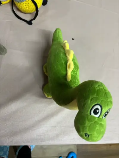 Peluche dinosaurio verde suave - miniatura 1