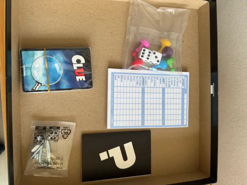 Juego de mesa Clue clásico de misterio - 3