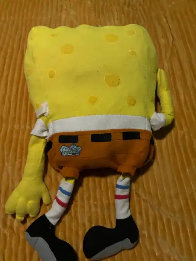 Peluche de Bob Esponja suave y colorido - miniatura 2