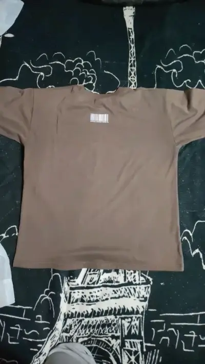Polera marrón con diseño de calavera de ADN store - miniatura 2