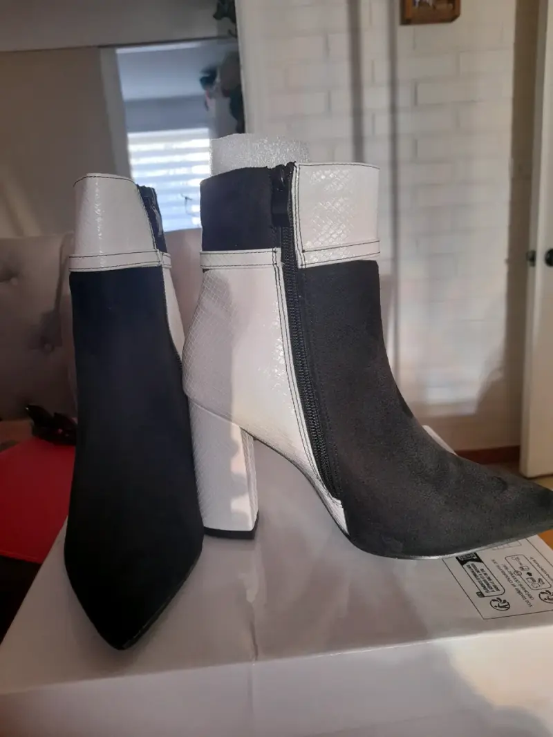 Botines de tacón bicolor blanco y negro - 1
