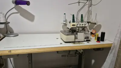 Máquina overlock industrial Typical usada - miniatura 2