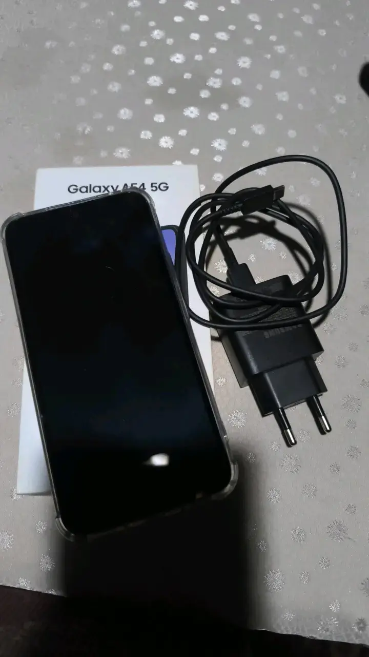 Samsung Galaxy A54 5G con cargador - 1